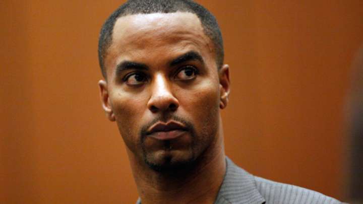 Darren Sharper turns himself into L.A. police, faces more rape charges