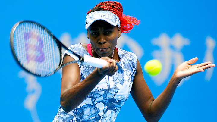 Venus Williams, Maria Sharapova advance at China Open