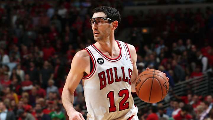 Report: Guard Kirk Hinrich re-signs with Bulls Report: Guard Kirk Hinrich re-signs with Bulls