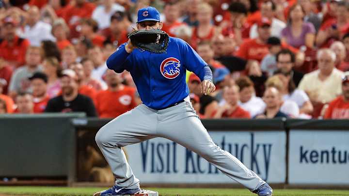 Anthony Rizzo falls into camera well making catch, run scores anyway