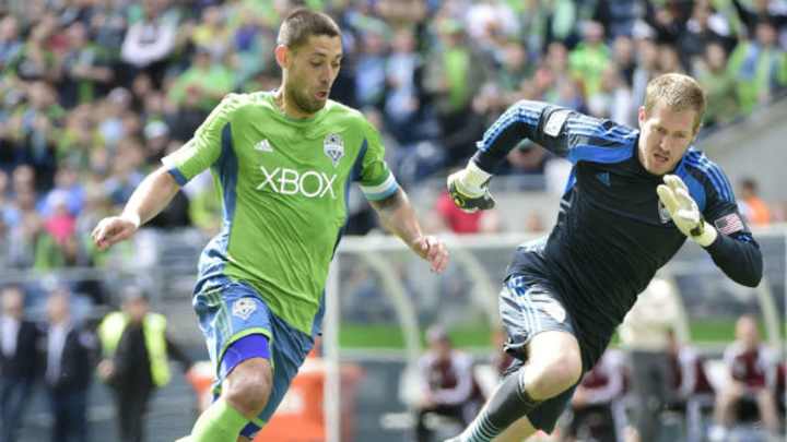 Clint Dempsey stays hot, scores two more goals, sets up another in Seattle win Clint Dempsey stays hot, scores two more goals, sets up another in Seattle win