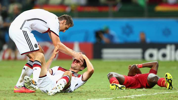 After breaking Dempsey's nose, Ghana's Boye bloodies Muller's face