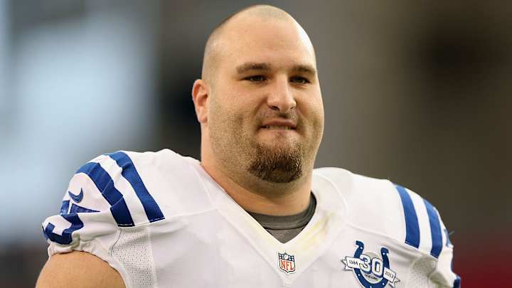 Chiefs sign offensive lineman Mike McGlynn