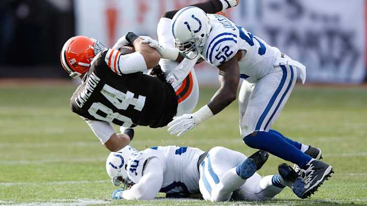 Browns TE Jordan Cameron on offense: 'We suck' Browns TE Jordan Cameron on offense: 'We suck'