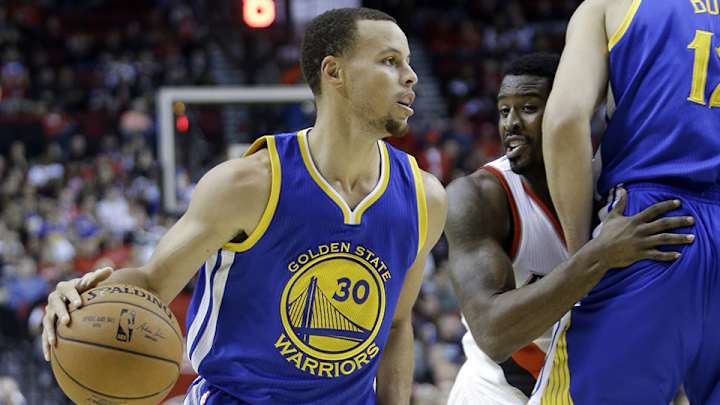 Watch: Stephen Curry dribbles behind the back before layup against Spurs Watch: Stephen Curry dribbles behind the back before layup against Spurs