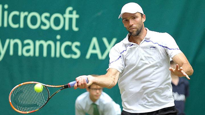 Ivo Karlovic beats American Robby Ginepri at Newport Ivo Karlovic beats American Robby Ginepri at Newport