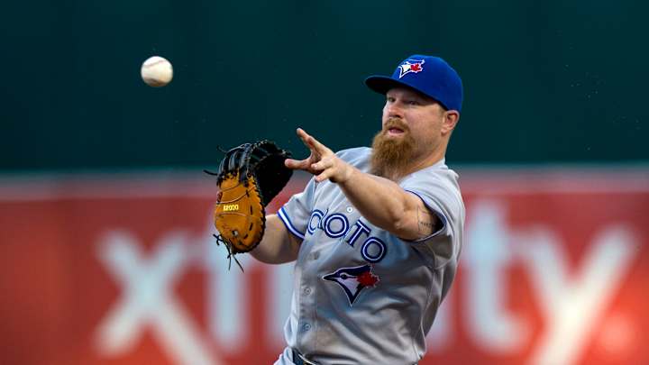 Report: Blue Jays' Adam Lind out 6-8 weeks with foot fracture