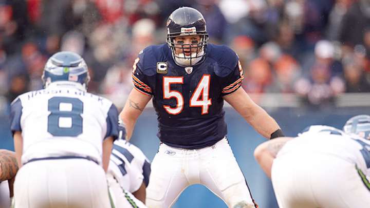 Dallas Cowboys discussed signing Brian Urlacher, Jonathan Vilma to replace Sean Lee