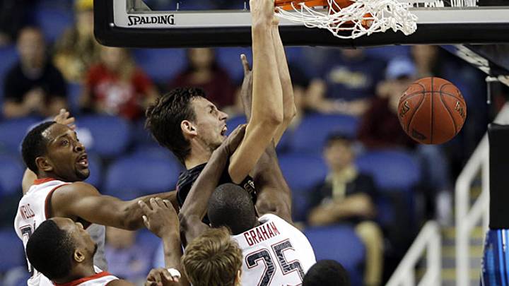 Bubble madness arrives for hopefuls in major conference tournaments