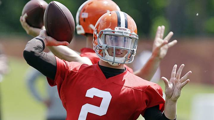 Johnny Manziel struggles during Cleveland Browns OTAs
