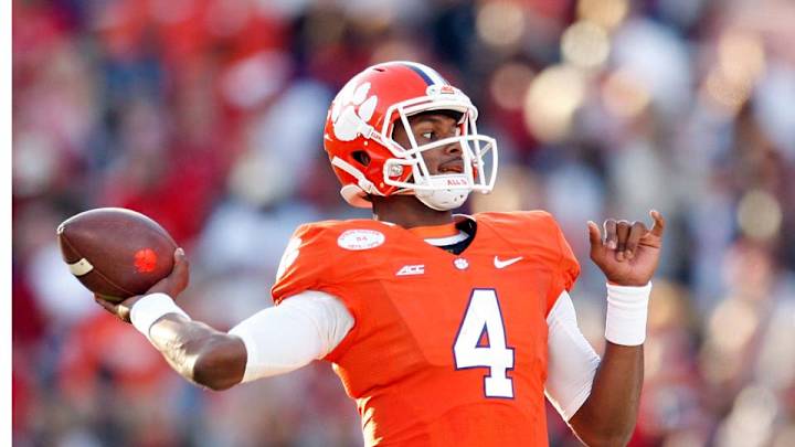 Clemson QB Deshaun Watson to miss a month with broken finger Clemson QB Deshaun Watson to miss a month with broken finger