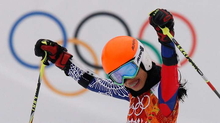 Violinist Vanessa-Mae completes giant slalom run Violinist Vanessa-Mae completes giant slalom run