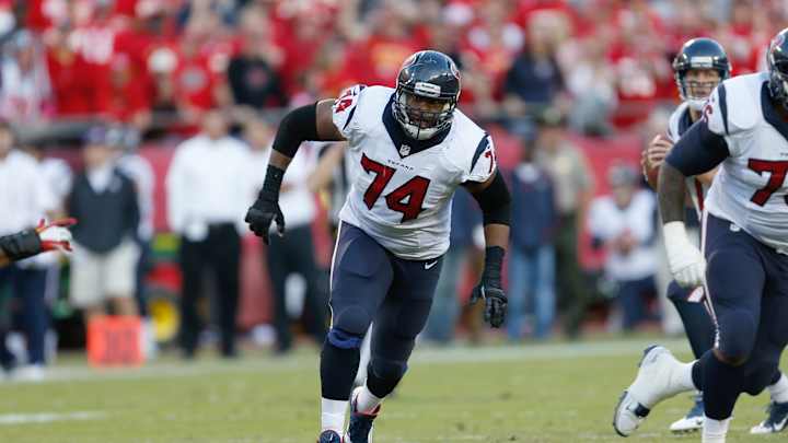 Seattle Seahawks sign former Pro Bowl guard Wade Smith