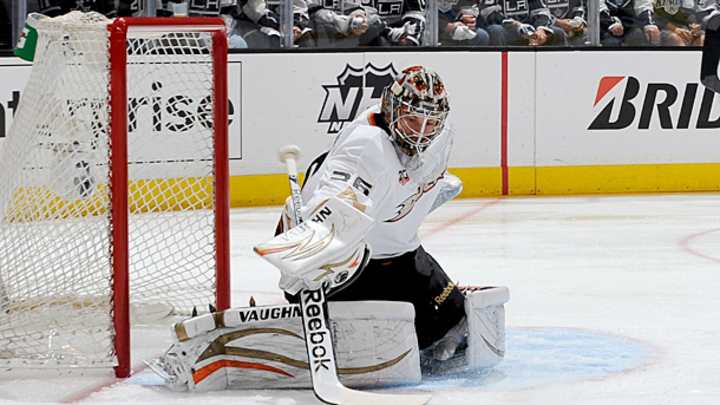 2014 NHL Playoffs: Kings must pressure Ducks rookie goalie John Gibson