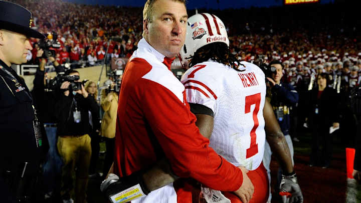 Razorbacks' coach Bret Bielema likes Bijhon Jackson's butt, and he cannot lie