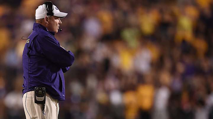 LSU coach Les Miles' mother dies