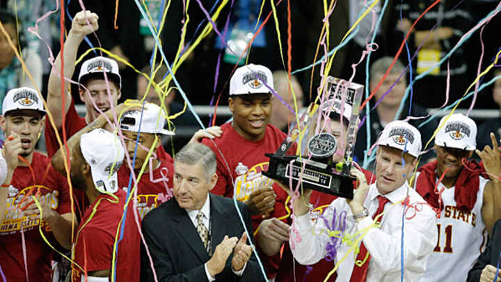 Fred Hoiberg says he wants to finish his career at Iowa State. Should we believe him?