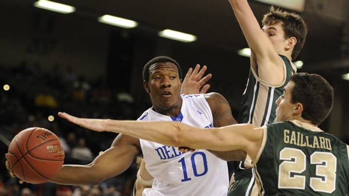 Delaware sneaks by William & Mary for NCAA bid; more Monday hoops