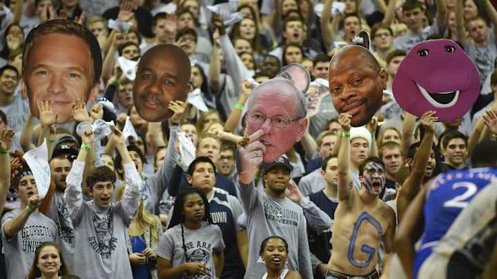 Georgetown fans put together an impressive 'Duck Hunt' tifo Georgetown fans put together an impressive 'Duck Hunt' tifo