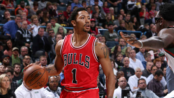 Bulls' Derrick Rose aggravates ankle injuries in win over Bucks Bulls' Derrick Rose aggravates ankle injuries in win over Bucks