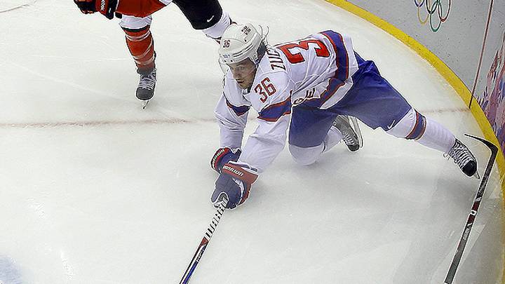 Rangers' Mats Zuccarello will miss a few weeks with broken hand Rangers' Mats Zuccarello will miss a few weeks with broken hand