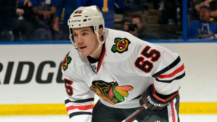 Blackhawks' Andrew Shaw leaves Game 1 early