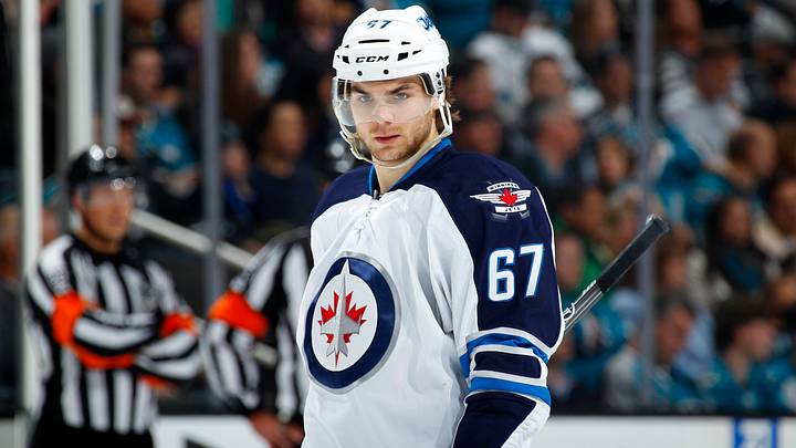 Jets re-sign restricted free agent Michael Frolik to one-year deal Jets re-sign restricted free agent Michael Frolik to one-year deal