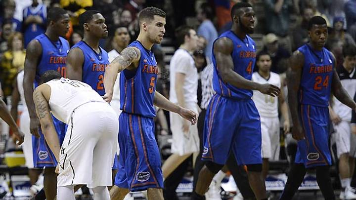 Florida survives Vanderbilt rally; Shockers make history; more Tuesday hoops