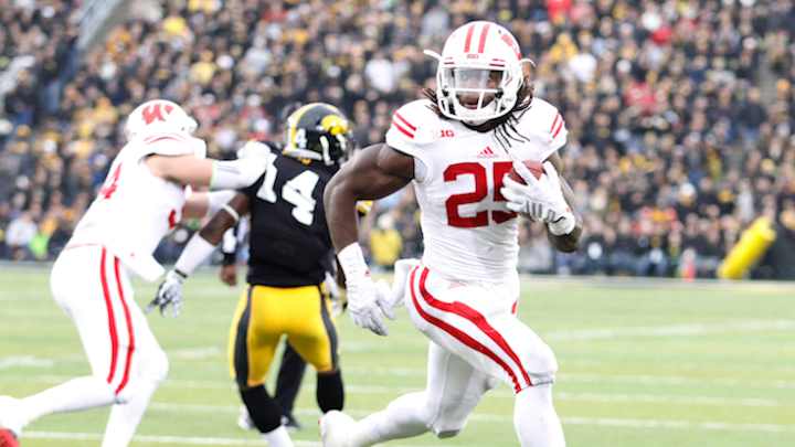 Melvin Gordon becomes fastest player to 2,000 rushing yards in season