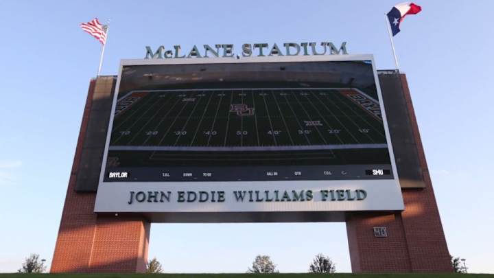 Amazing time lapse footage of the building of Baylor's McLane Stadium