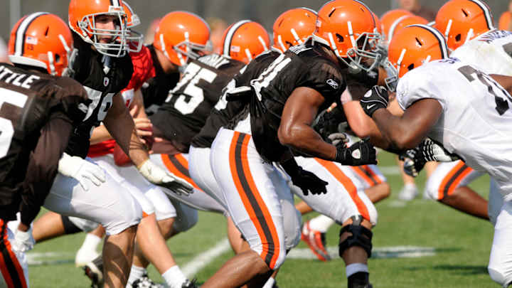 Browns working out former Steelers offensive tackle Kaycee Ike