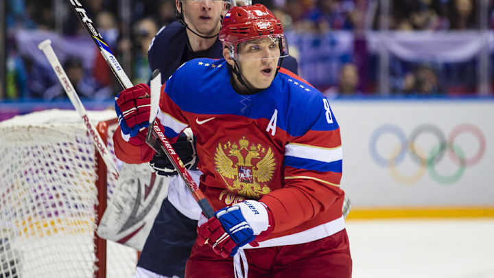Russia forced into must-win hockey game Russia forced into must-win hockey game