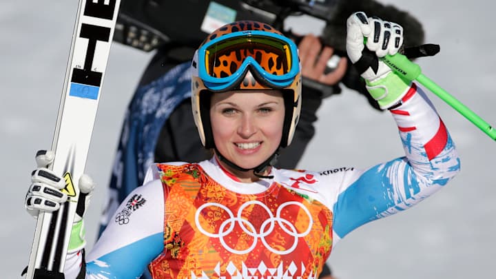 Fenninger leads Olympic super-G after top 30 Fenninger leads Olympic super-G after top 30