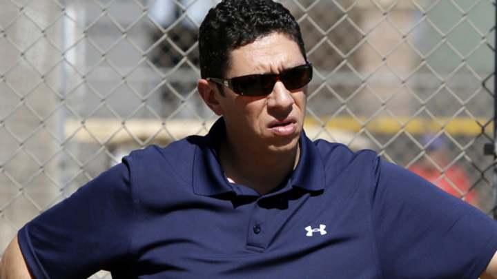 Texas GM Jon Daniels, Josh Hamilton respond to Ian Kinsler's 'sleazeball' comment