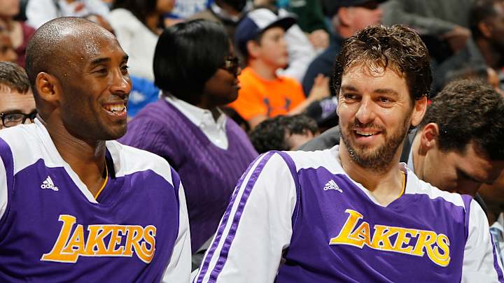 Pau Gasol talks in report about letting Kobe know decision to leave Lakers
