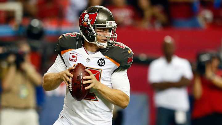 Buccaneers' Lovie Smith: Josh McCown will start over Mike Glennon