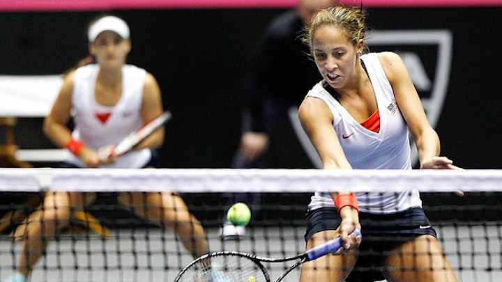 Fed Cup playoff to be held in St. Louis; Williams sisters available