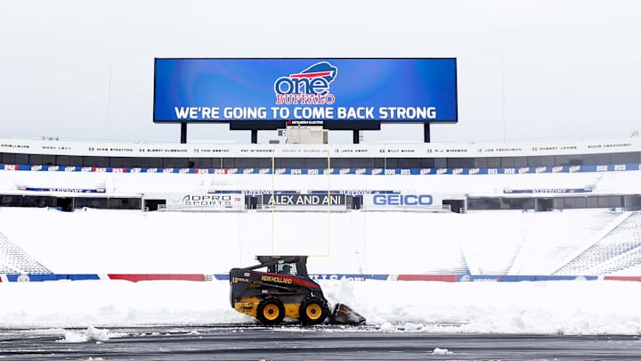 Bills finish clearing snow from Ralph Wilson Stadium