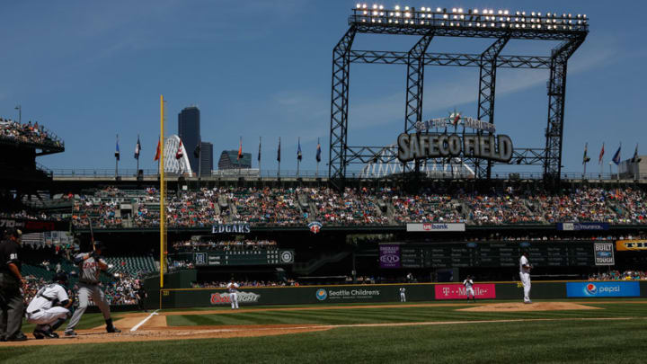 Mariners sign Cuban LHP Misael Siverio
