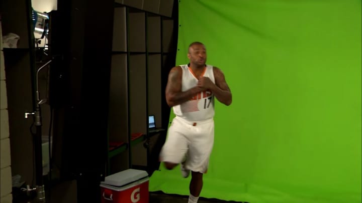 Suns scare players by hiding a (fake) snake in a cooler Suns scare players by hiding a (fake) snake in a cooler