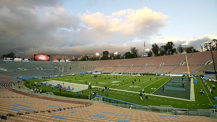 Stadium Spotlight: Superdome, Rose Bowl set to host first playoff games Stadium Spotlight: Superdome, Rose Bowl set to host first playoff games