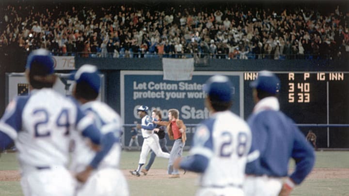 Atlanta Braves office receives racist hate mail directed toward Hank Aaron