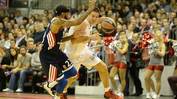 Lithuania's Kalnietis could miss FIBA World Cup with dislocated collarbone