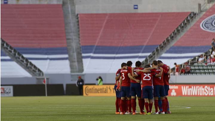 Chivas USA may sit out 2015 MLS season after sale, amid rebranding