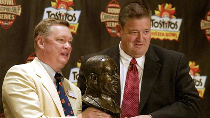 Report: Ex-Fiesta Bowl executive John Junker sentenced to eight months in prison