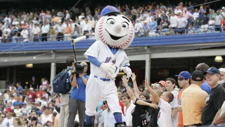 Here's an Excerpt from 'Yes, It's Hot in Here', a Memoir by a Former Mr. Met Mascot Here's an Excerpt from 'Yes, It's Hot in Here', a Memoir by a Former Mr. Met Mascot