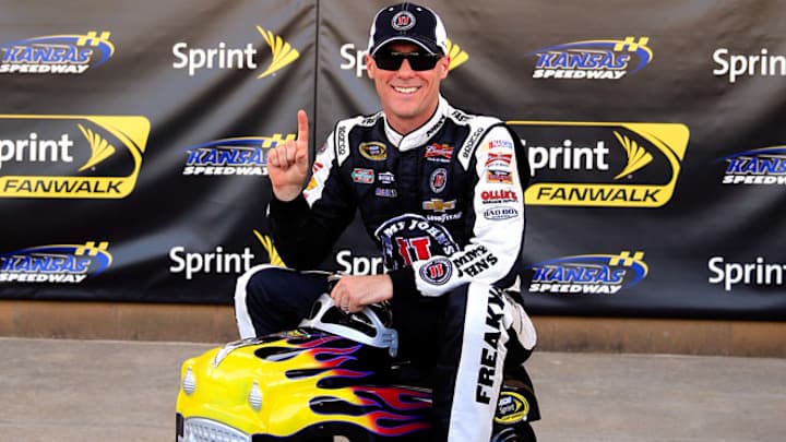 Kevin Harvick sets track record to win Kansas pole