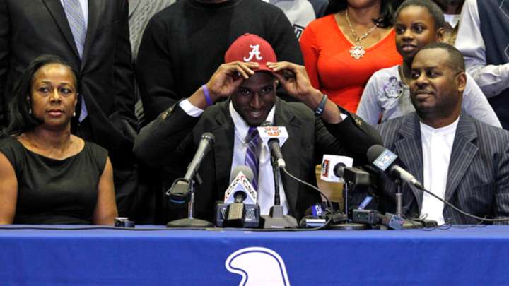 Auburn fans heckling Alabama LB signee Rashaan Evans