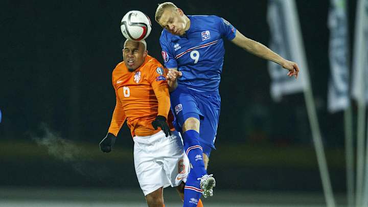 Sigurdsson double leads Iceland to win vs. Netherlands in Euro qualifier