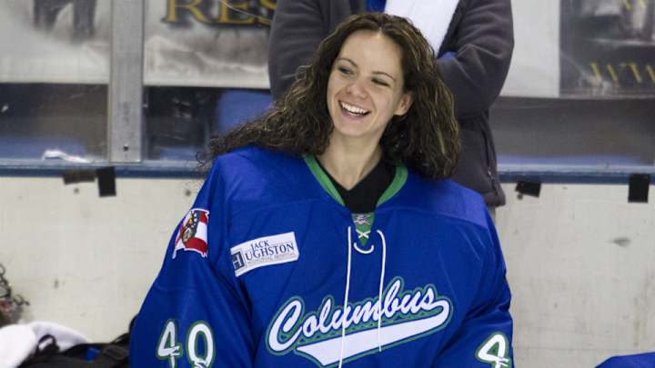 Shannon Szabados becomes first woman to win game in SPHL